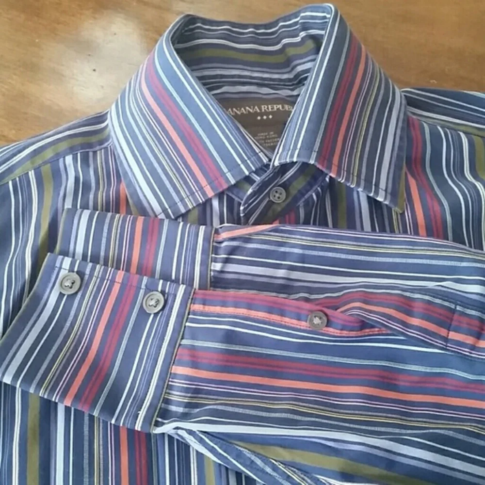 Banana Republic men's shirt size small!